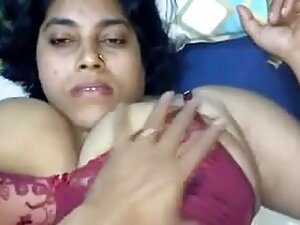 ट्रिनिटी लोरेन - एक क्लासिक हिंदी मूवी का सेक्सी वीडियो बस्टी
