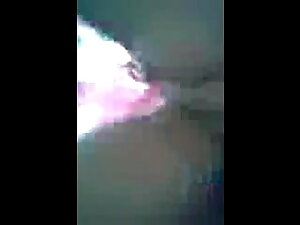 बौछार में एक एफएफएम त्रिगुट में ब्रिटिश फुल मूवी वीडियो में सेक्सी गोरा फूहड़