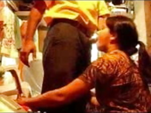 पत्नी ने होटल सुरक्षा गार्ड द्वारा मैड्रिड होटल सेक्सी में हिंदी मूवी में गड़बड़ की