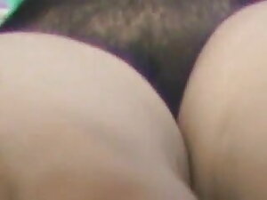 किम बेसिंगर हिंदी पिक्चर सेक्सी मूवी एचडी एक बिस्तर के पैर पर खड़ा होता है और अपनी ब्रा को खोल देता है, ताकि नग्न होने पर वह उसकी गोद में चढ़ने से पहले अपने स्तनों को चूस सके। भगदड़ से।