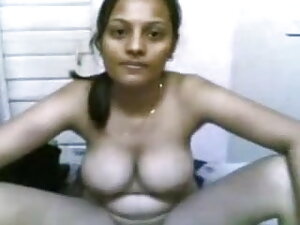 सेक्सी लड़की अपने प्रेमी को अच्छा हिंदी में सेक्सी वीडियो फुल मूवी blowjob दे रही है