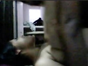 किशोर मरीना अपने विशाल स्तन और हिंदी सेक्सी वीडियो फुल मूवी कुछ सेक्सी अधोवस्त्र दिखा रहा है
