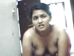 लवली काले प्लम्पर उसके नए हिंदी वीडियो फुल मूवी सेक्सी मालिक को प्रसन्न करती है